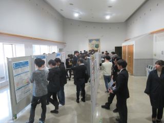 会場
